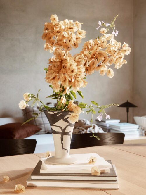 Flores Vase 2