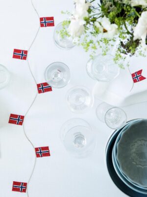 Duk med norske flagg 2