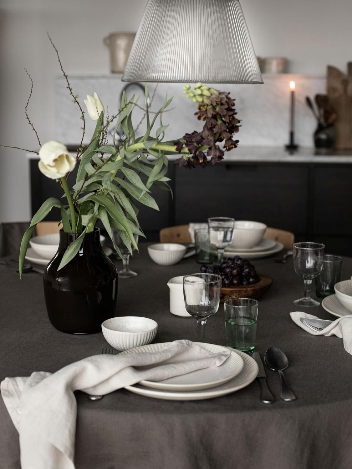 Paloma Vase Dark Brown, Medium 5 Paloma Vase Dark Brown, Medium 5