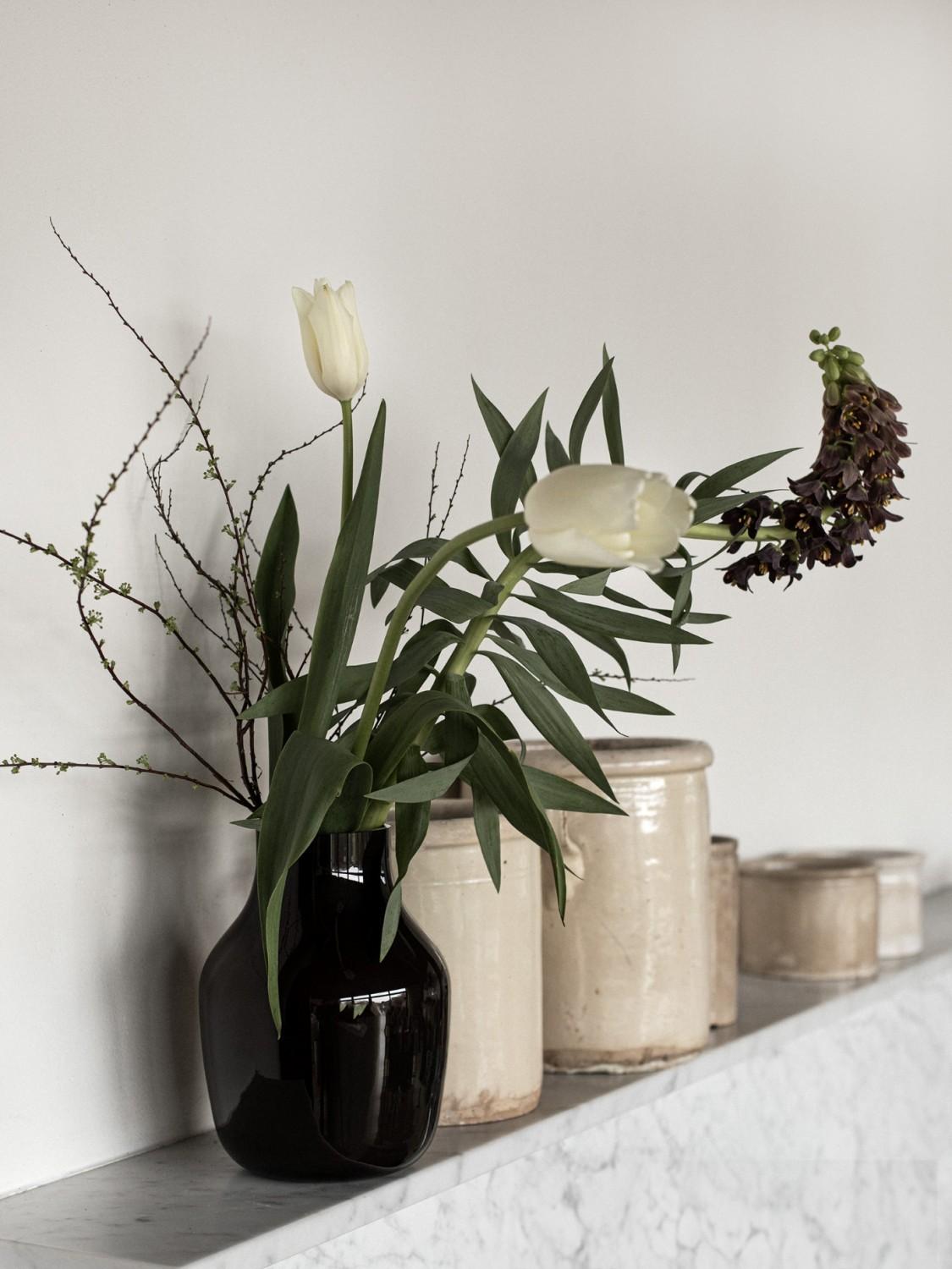 Paloma Vase Dark Brown, Medium 2 Paloma Vase Dark Brown, Medium 2