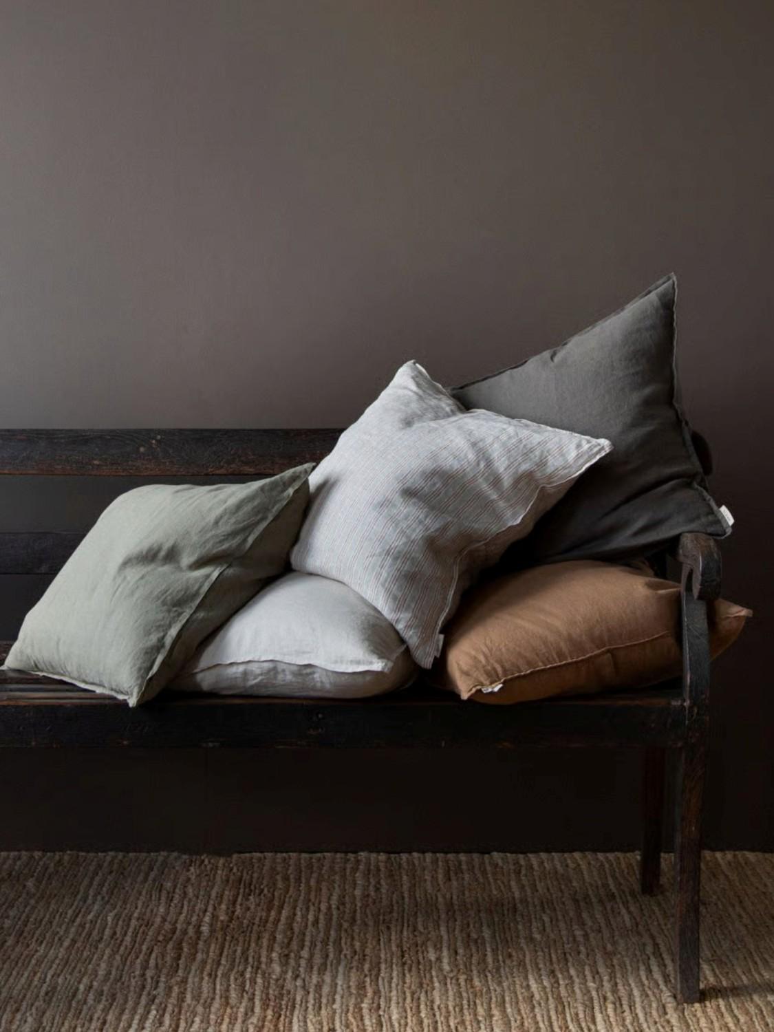 Linen Hazelnut stripputetrekk, 50 x 50 cm 2 Linen Hazelnut stripputetrekk, 50 x 50 cm 2