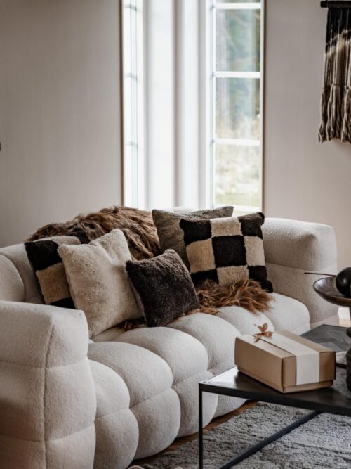 Lina fåreskinnspute creme, 40 x 40 cm 2