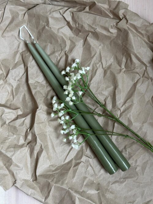 Lakk Kronelys 32 cm, Støvet Oliven, 2 stk 2