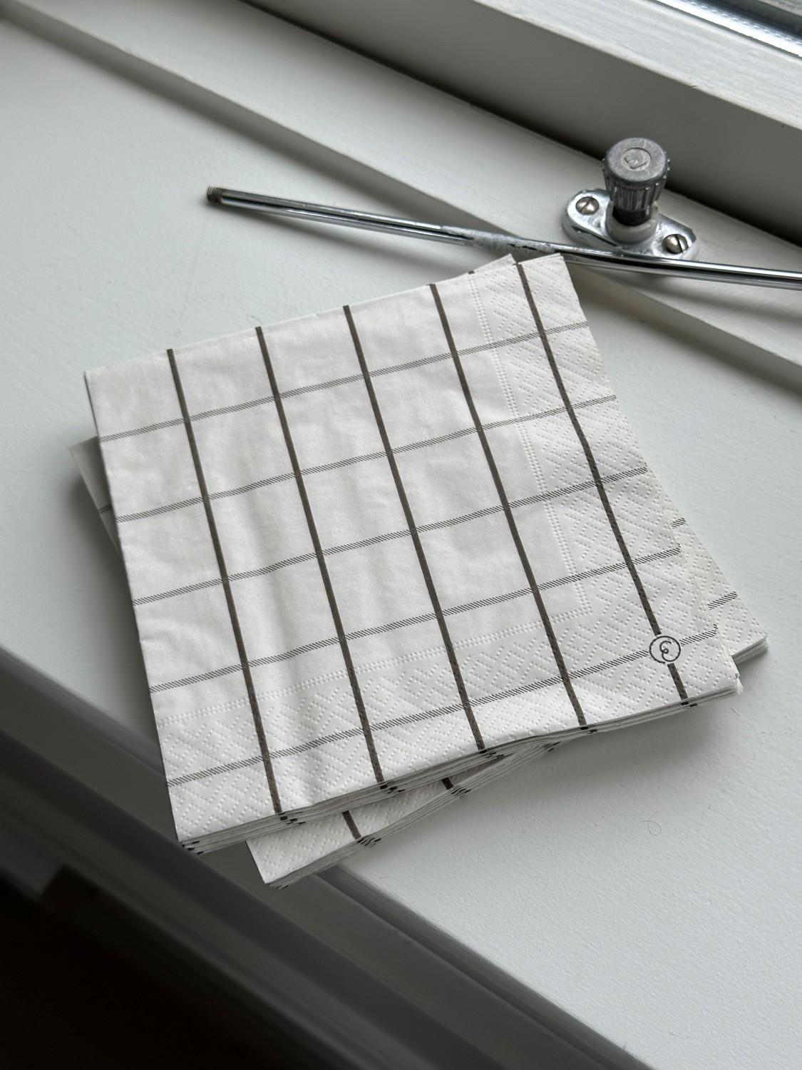 Papirservietter i beigerutet, 20-pk 2 Papirservietter i beigerutet, 20-pk 2