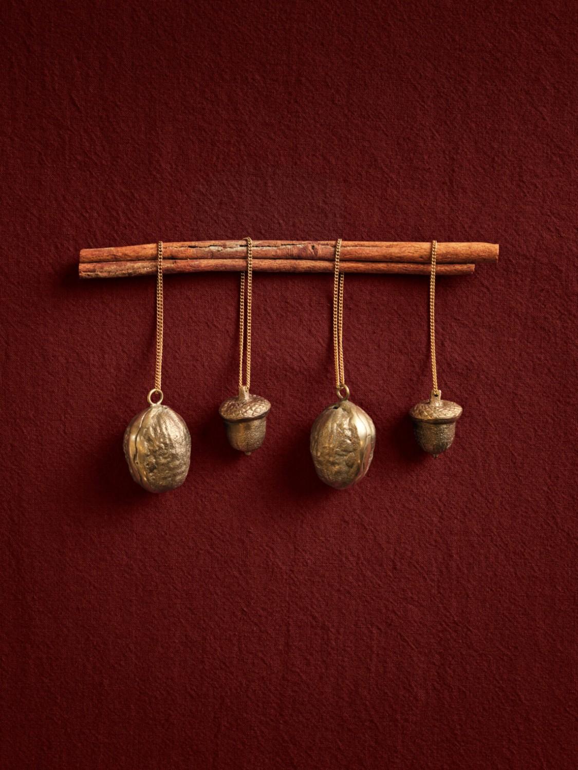 Acorn Ornaments, Brass, Sett av 2 2 Acorn Ornaments, Brass, Sett av 2 2