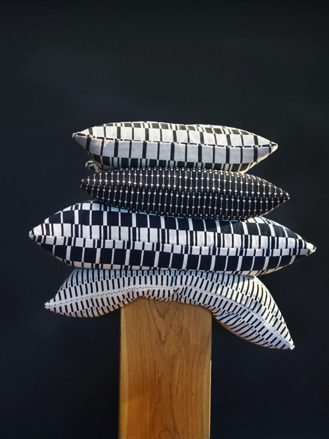 Uma pute dark navy, 50 x 70 cm 3 Uma pute dark navy, 50 x 70 cm 3